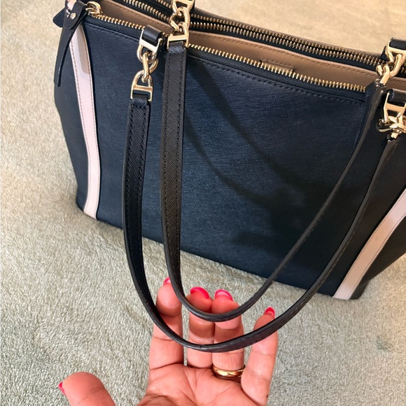 Kate Spade Large Hazel Court
Mason Bow Tie Bag - Picture 9 of 12